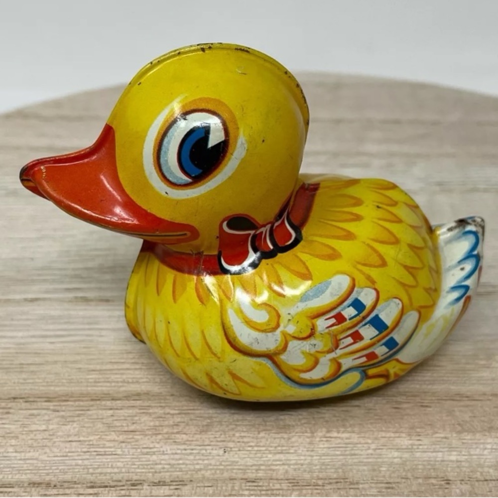 Tin toy duck